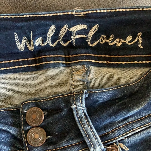 Like New! WallFlower jeggings. - Picture 8 of 11